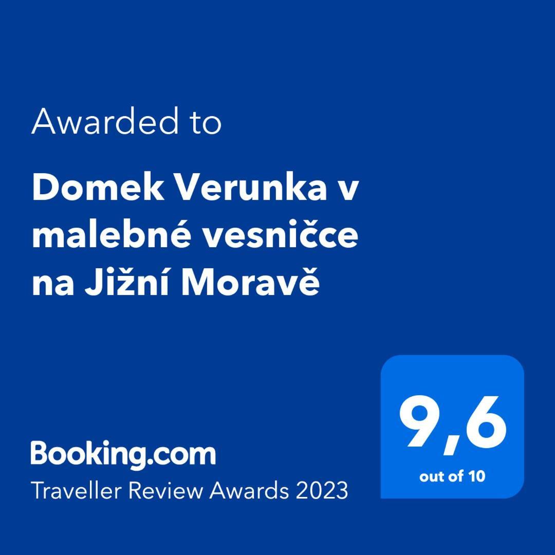 Verunka V Malebne Vesnicce Na Jizni Morave *